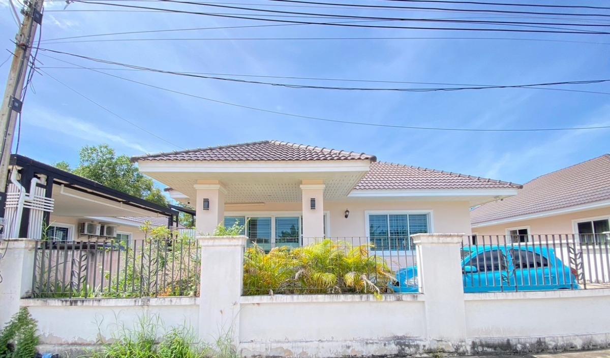 For SaleHousePrachin Buri : Beautiful single house for sale in Prachinburi city, area 83 sq m, 3 bedrooms, 2 bathrooms.