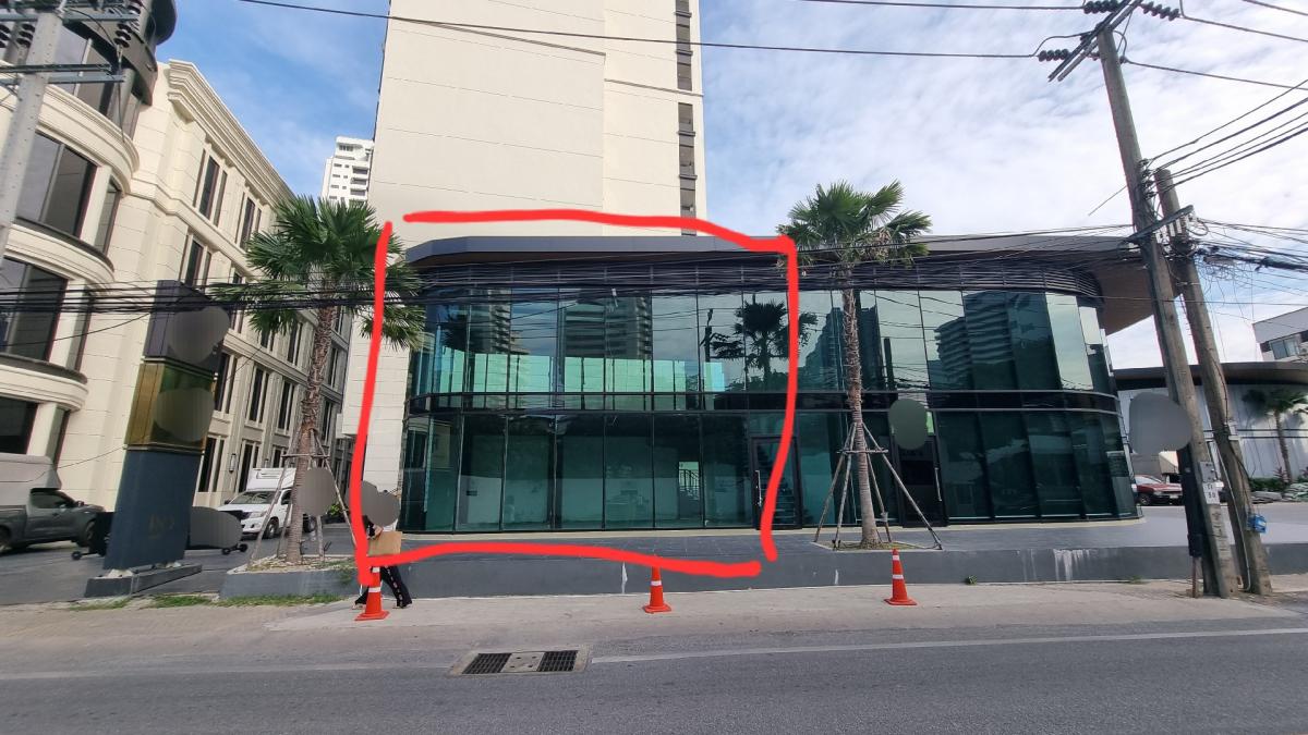 For RentRetailSukhumvit, Asoke, Thonglor : Phrom Phong Thonglor, space for rent for business, suitable for a restaurant, looking for tenants who are decorated in a luxurious, high-end style only.