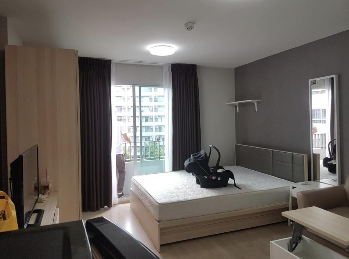 For RentCondoOnnut, Udomsuk : Condo for rent Elio Del Ray Sukhumvit 66/1 and 64, resort style, studio room, size 25 sq m., Building B, 5th floor, corner room, 9,500 baht, swimming pool view, fully furnished, Elio has free shuttle service from BTS station, 24-hour security guard.