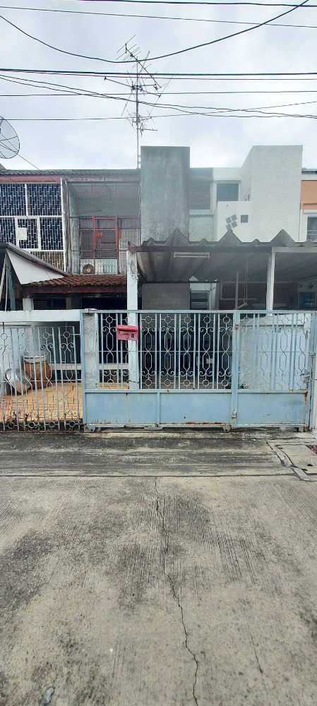 For SaleTownhouseOnnut, Udomsuk : For sale: 2-storey townhouse, prime location, Bang Na District, Bangkok