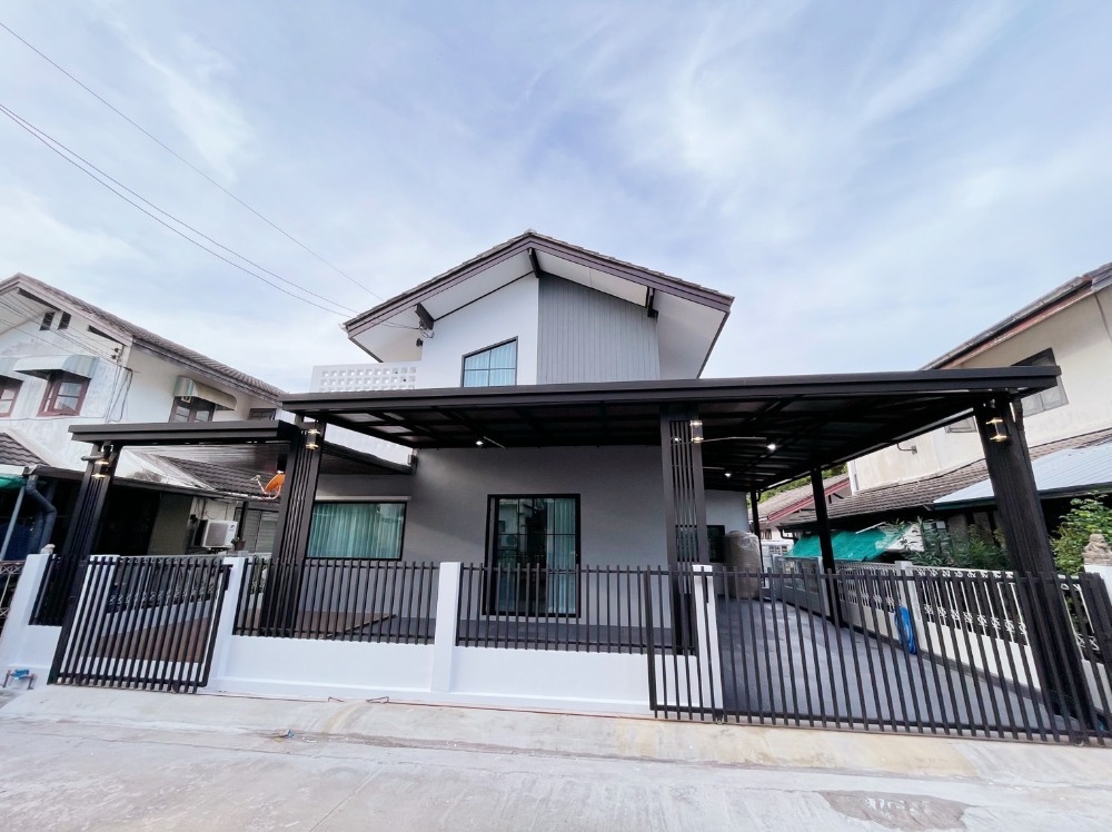 For SaleHousePathum Thani,Rangsit, Thammasat : Beautiful single house, 4 bedrooms 🎉 Newly renovated, Phahon Yothin 64 🎉