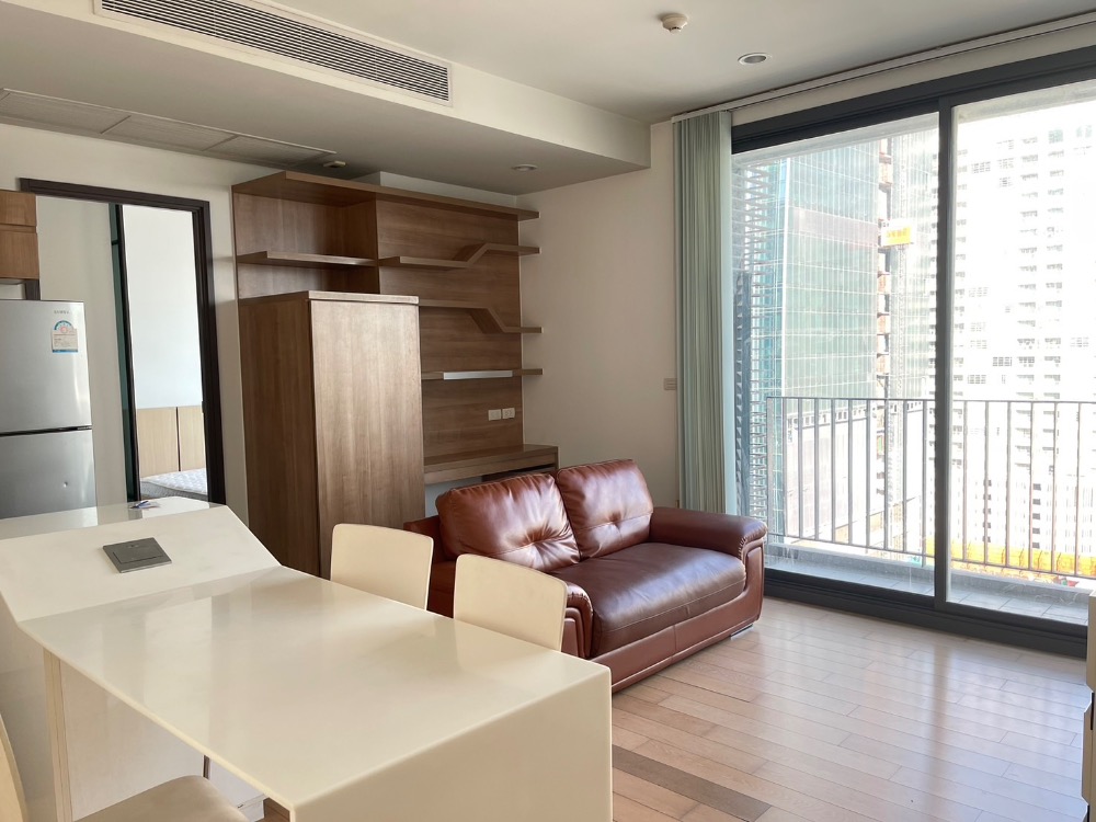 For RentCondoRatchathewi,Phayathai : 📍For rent: Condo Pyne by Sansiri, 1 bedroom, 1 bathroom, 45 sq m., rent price 28,000 baht, ready to move in, beautiful room, exactly as advertised, fully furnished, in the heart of Ratchathewi ☎️0887532858 Prai