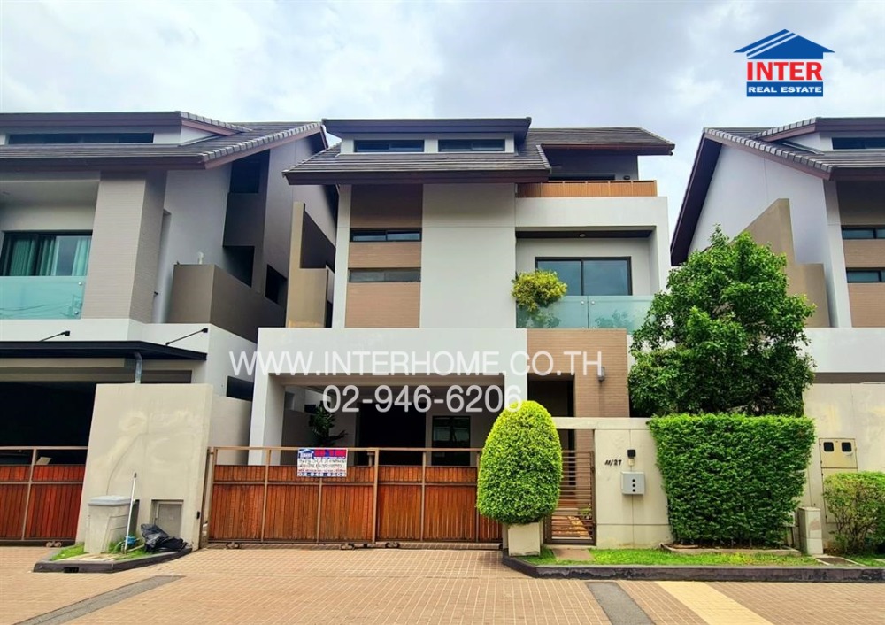 For SaleHouseLadprao101, Happy Land, The Mall Bang Kapi : 3-storey detached house, 54.4 sq.w., Private Nirvana Residence Village, Soi Yothin Phatthana 11, Intersection 7, Kaset-Nawamin Road, Pradit Manutham Road, Bang Kapi District, Bangkok