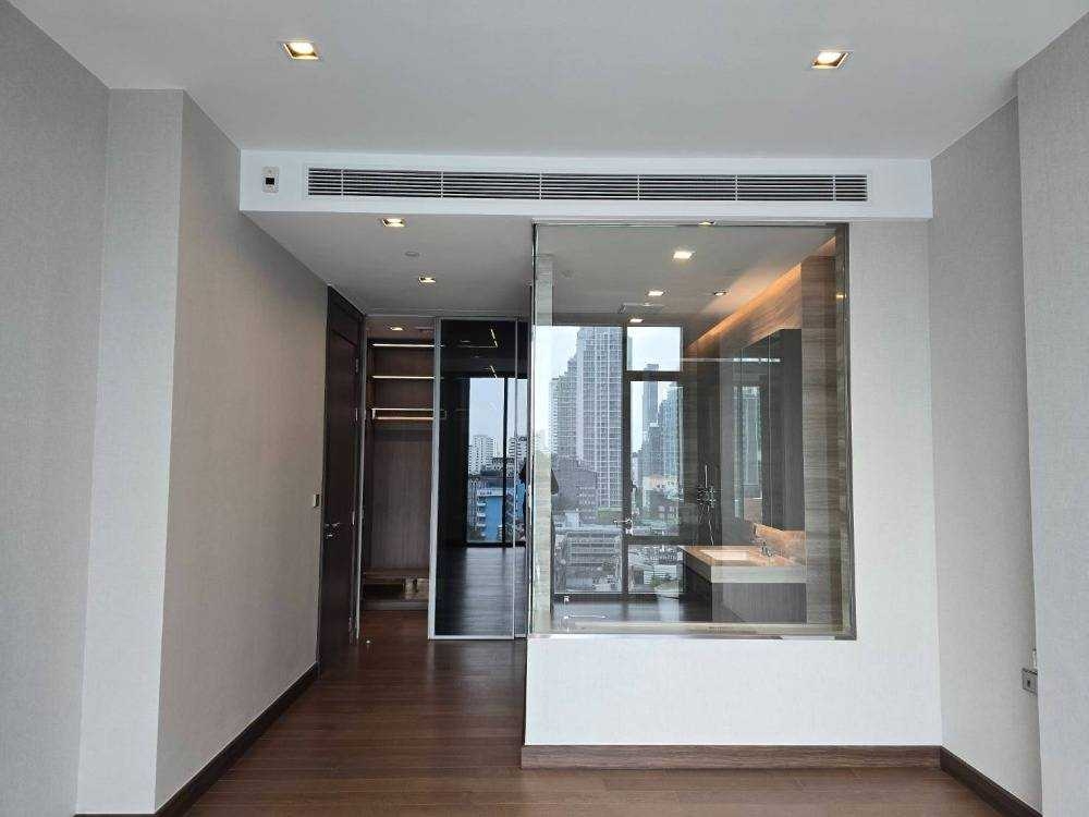 ขายคอนโดนานา : TWT122 (For Sale) Q1 Sukhumvit 2Bedroom. Closed to Asoke BTS Station.