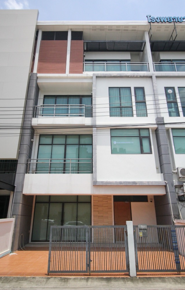 For SaleHome OfficeBangna, Bearing, Lasalle : Home Office Enterprise Park Bangna / 4 Storey (FOR SALE), Enterprize Park Bangna / Home Office 4 Storey (FOR SALE) CJ541