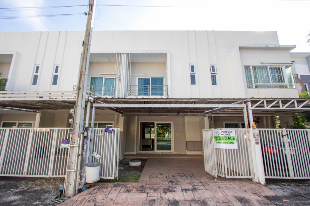 For SaleHouseChiang Mai : Modern Townhouse for Sale Near Hang Dong Road, Chiang Mai (UBN2012)