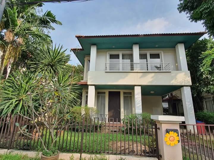 For RentHouseYothinpattana,CDC : #For rent, 2-storey single house, 3 bedrooms, 3 bathrooms, prime location, Bangkok Villa Village, near the expressway, fully furnished, ready to move in, rental price 52,000 baht/month #On-boarding and off-boarding point of Lat Phrao Expressway, only 2 mi