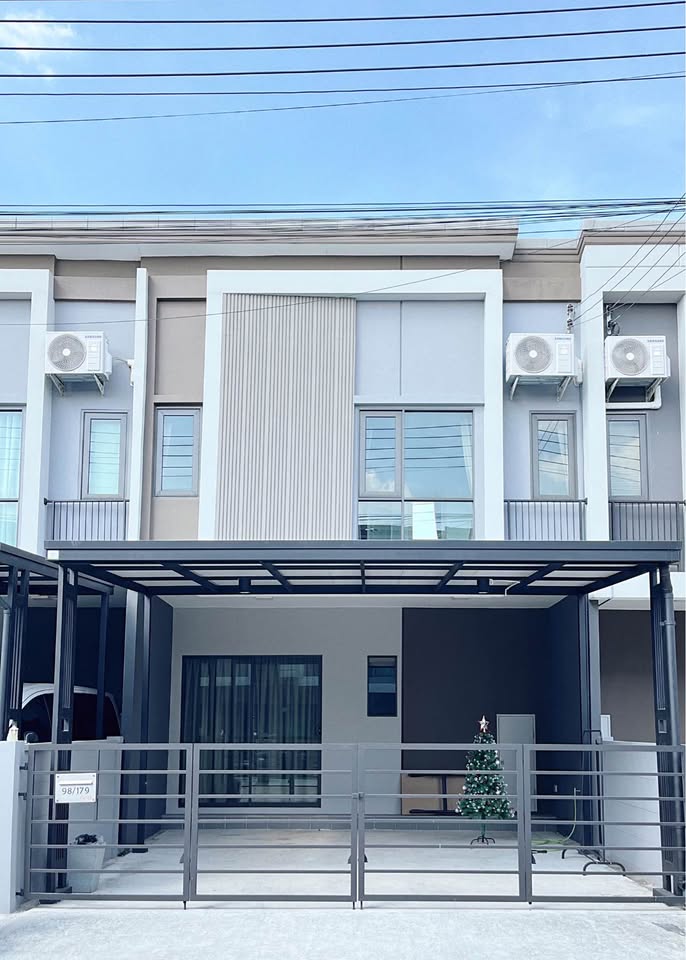 For RentTownhousePathum Thani,Rangsit, Thammasat : 🔴17,500฿🔴🏘🏠 Townhome Grand Pleno Phahonyothin-Vibhavadi ✅ Beautiful house, good location, near shopping malls 🎉🎉 Happy to serve 🙏 Interested, please contact 𝙇𝙄𝙉𝙀 (very quick response): 📱 Property code 6712-1707 📱: Line ID: @bbcondo88