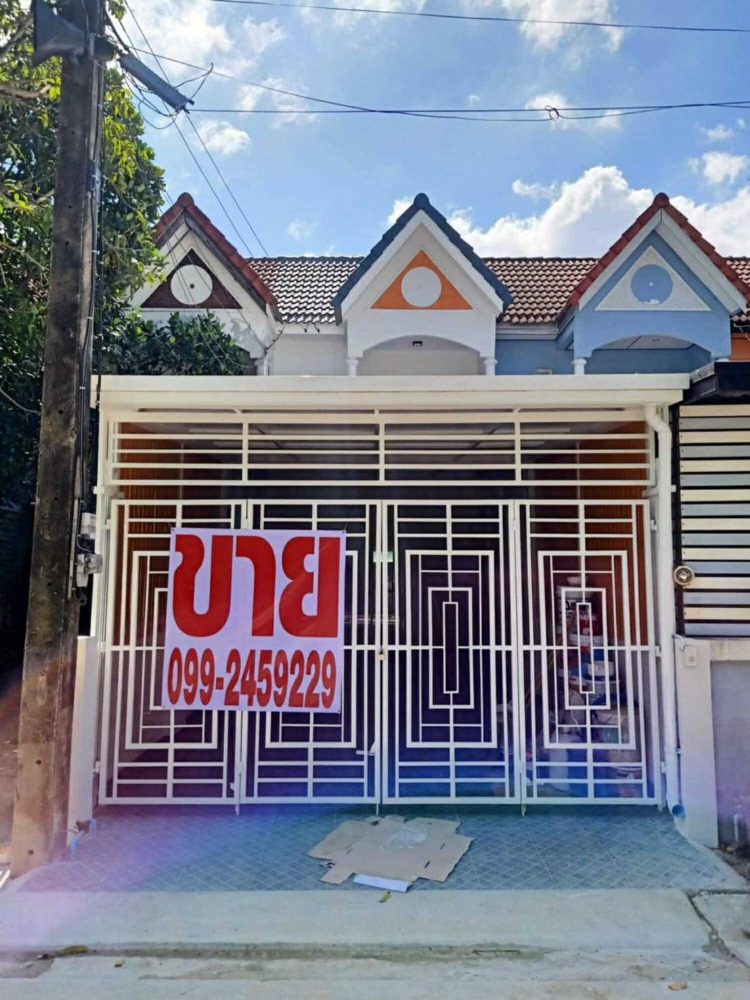 For SaleTownhousePathum Thani,Rangsit, Thammasat : Very cheap for sale!! 2-storey townhouse, newly renovated, fully extended, ready to move in, Charoenlap Village 3, Khlong Si, Khlong Luang District, Pathum Thani Province