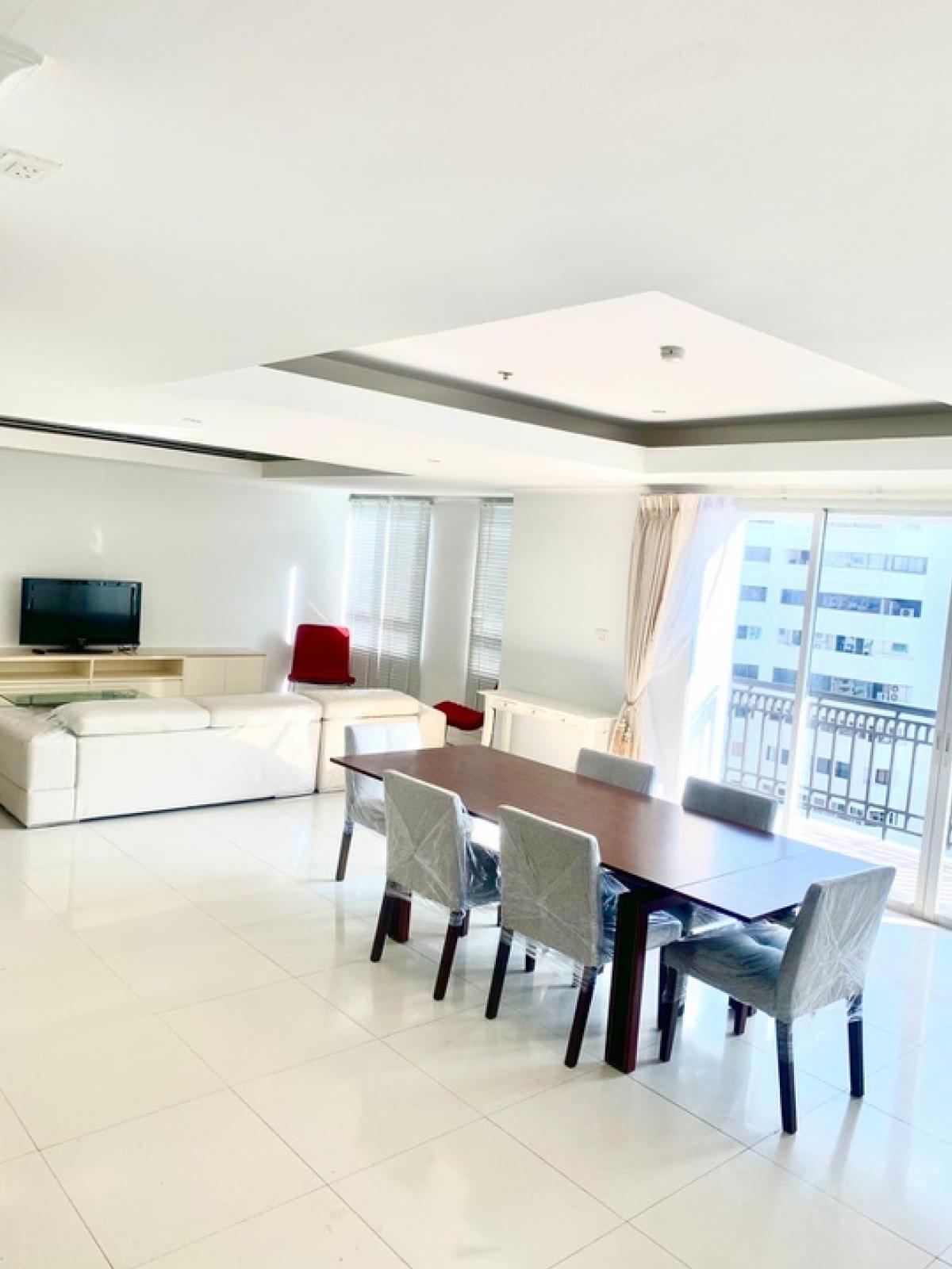 For RentCondoNana, North Nana,Sukhumvit13, Soi Nana : For rent 4 beds condo O’leander Sukhumvit Soi 11 walking distance Nana and Asoke BTS