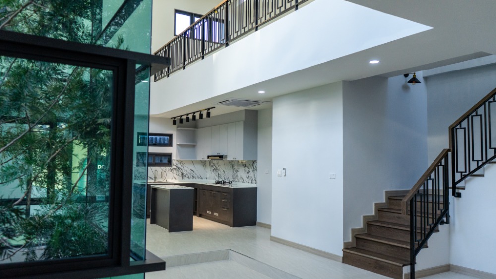 For RentHouseOnnut, Udomsuk : 🔴130,000฿🔴🏘🏠 3.5-storey single house, newly built ✅ Beautiful house, good location, near shopping malls 🎉🎉 Happy to serve 🙏 If interested, please contact 𝙇𝙄𝙉𝙀 (very fast response): 📱 Property code 6712-1709 📱: Line ID: @bbcondo88