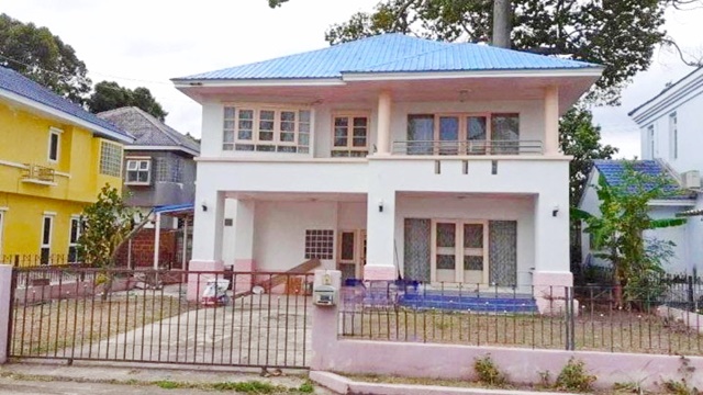 For RentHouseRayong : Assumption Rayong Sch 1.8km.Ozone Market 1 km. 2-storey detached house large house 240 sq.m. 80 sq.w