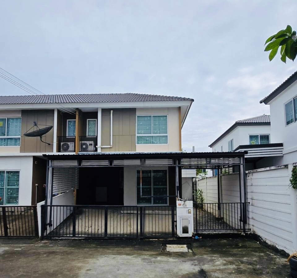 For RentTownhouseSamut Prakan,Samrong : Townhouse for rent, corner house, newly painted, price 9000, The Connect Village, Bang Phli-Muang Mai, Bang Bo, Samut Prakan