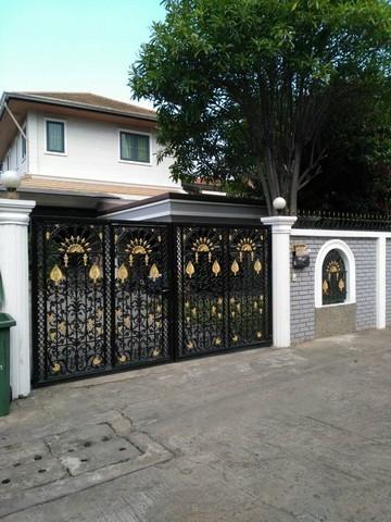 For RentHouseOnnut, Udomsuk : For rent: 2-storey large single house, newly renovated, Sukhumvit Soi 50, near expressway entrance/exit, near BTS On Nut