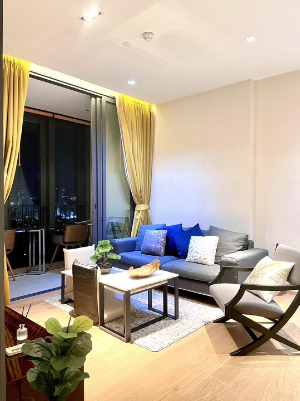 ให้เช่าคอนโดสุขุมวิท อโศก ทองหล่อ : 📢👇 Hurry book now. Very good price for luxury condo Beatniq , 5 stars concierge service, close to BTS, only about 10 mins walk to Em district , nice layout and decor, fully furnished, ready to move in