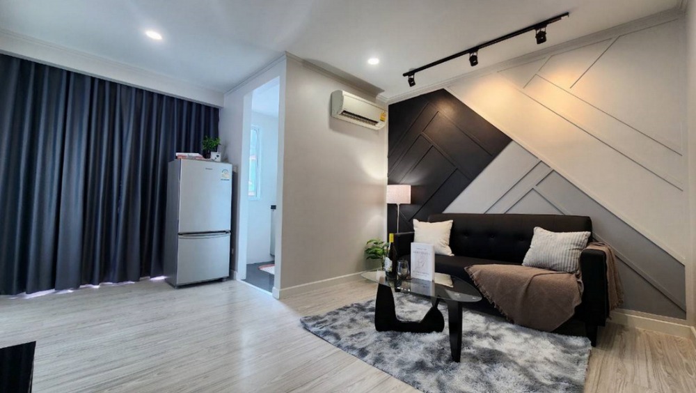 For SaleCondoRatchadapisek, Huaikwang, Suttisan : Call : 065-754-4426 For Sale C Style Condo @MRT Sutthisan 34.64 sq.m 1 Bedroom 8th floor Nice, Corner Unit, Fully furnished, Ready to move in