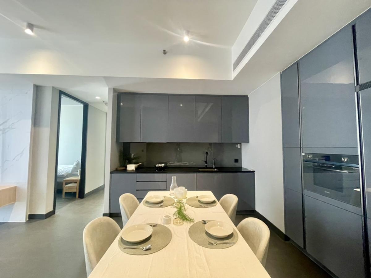 ให้เช่าคอนโดสาทร นราธิวาส : Luxury condo pet friendly for rent