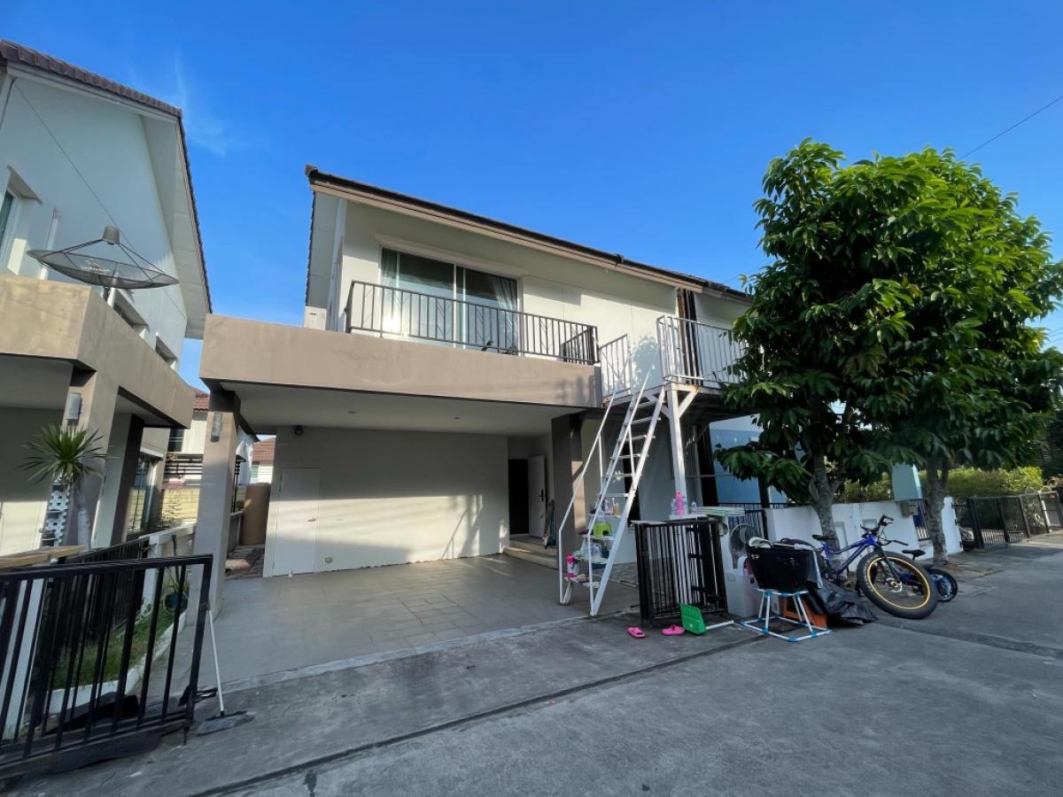 For SaleHouseSriracha Laem Chabang Ban Bueng : For sale: semi-detached house, The Forest Hill, Bowin, Sriracha, 4 bedrooms, 3 bathrooms, complete electrical appliances, price negotiable, moving back to Japan.