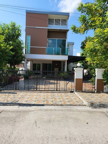 For RentHouseLadkrabang, Suwannaphum Airport : Code C6553, 3-storey detached house for rent, Home Place The Park project, Wongwaen-Rama 9, Phatthanakan Road 3, Lat Krabang