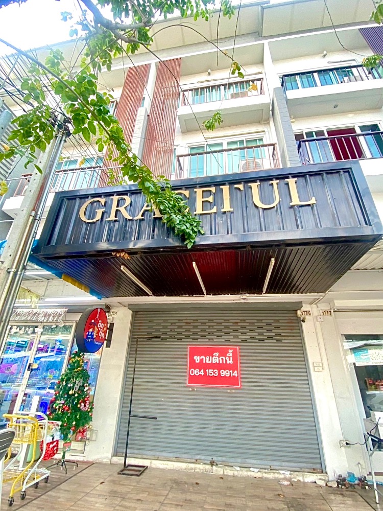 For SaleShophouseChokchai 4, Ladprao 71, Ladprao 48, : Owner sells commercial building on the side of the road, Soi Nakniwat 27 (in Soi Lat Phrao 71), 3 floors with mezzanine, fully furnished, area 19.2 sq m.