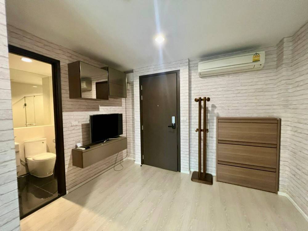 ขายคอนโดสาทร นราธิวาส : ( U20241120100 ) Tel/Line 084-975-2734 FOR SELL Rhythm Sathorn - Narathiwas , 1 bedroom, 38 Sq.M., high floor, Special Deal!!