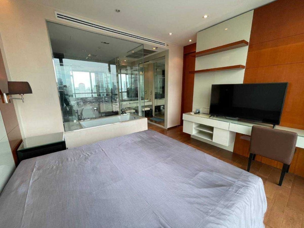 ให้เช่าคอนโดสุขุมวิท อโศก ทองหล่อ : TWP132 (For Rent) The address sukhumvit28  2Bedrooms. Closed to Phrom Phong BTS station.