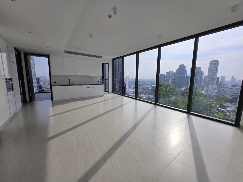 ขายคอนโดสาทร นราธิวาส : ** Tail Sathorn !2 ** Luxury Condo Fully Fitted 92.14 sqm.(28 th Floor)