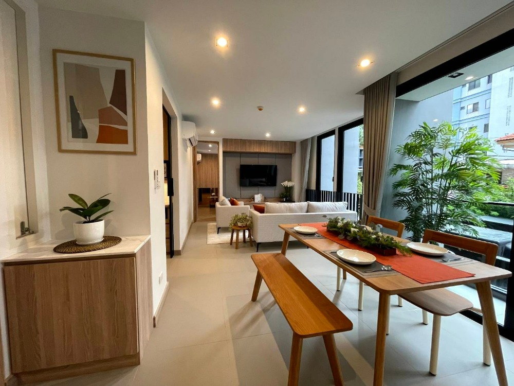 ให้เช่าคอนโดวิทยุ ชิดลม หลังสวน : 🌟 Rare Find! Pet-Friendly Low-Rise Service Apartment 🌿🐾