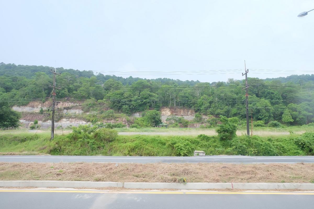 For SaleLandTrat : Price reduced from 180 million baht to 140 million baht. Land next to Sukhumvit Road, Khlong Yai, Trat. There is a waterfall on the land.