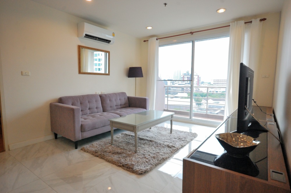 For RentCondoSukhumvit, Asoke, Thonglor : Serene Place Sukhumvit 24 Room for Rent Two bedrooms 80 sqm. with a beautiful city view.