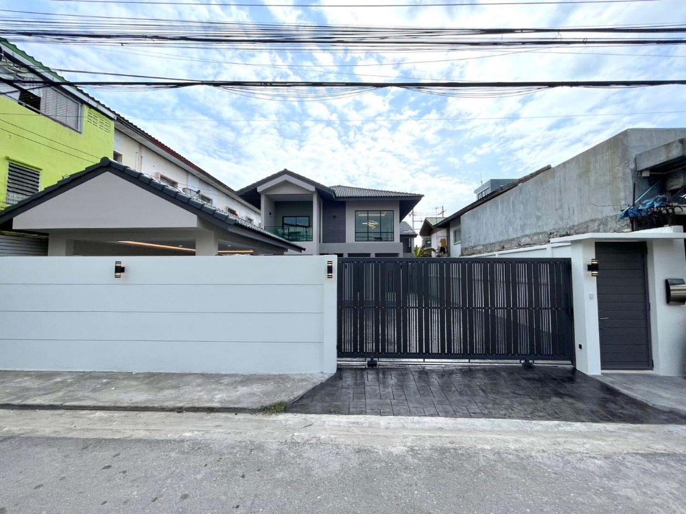 For SaleHouseVipawadee, Don Mueang, Lak Si : For sale: 2-storey detached house, beautifully decorated, Don Mueang-Sikhan area, near Ozone One Market, Don Mueang, only 2.6 km.