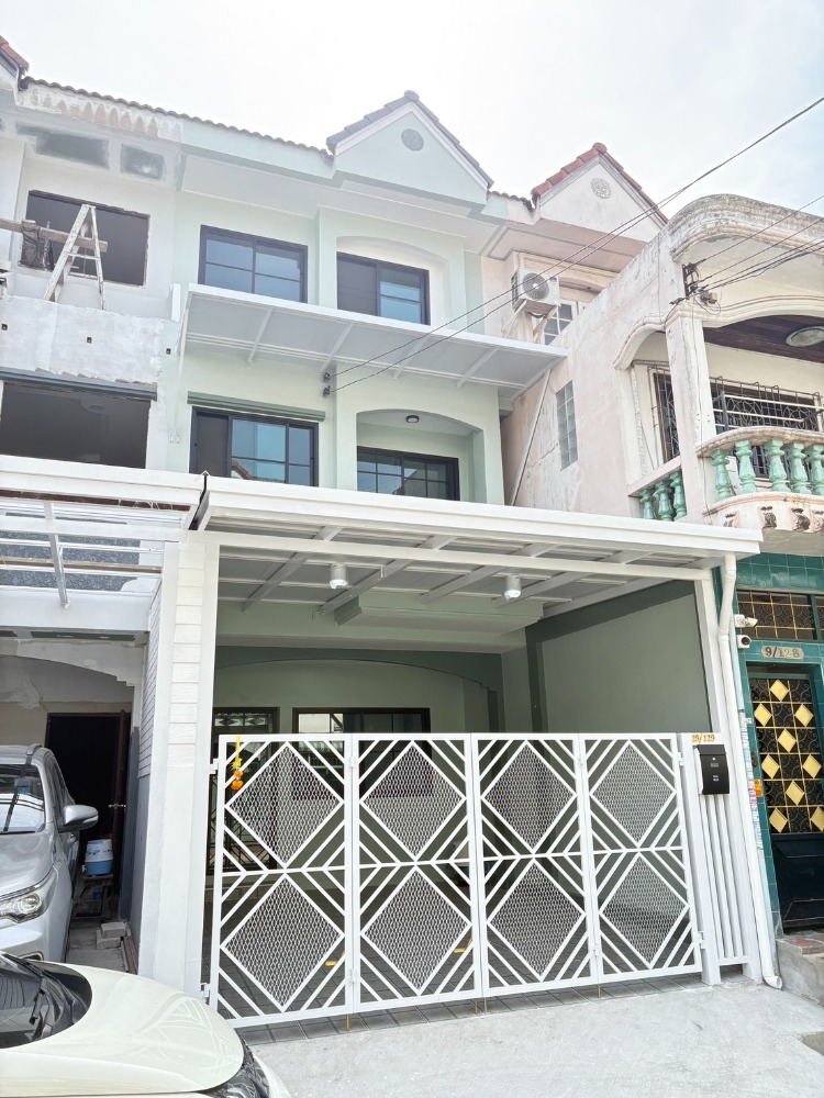 For SaleTownhouseBang kae, Phetkasem : Townhouse for sale, Suk San Village 6, size 20 square wah, 4 bedrooms, 3 bathrooms, near MRT Lak Song, Kanchana 5/1