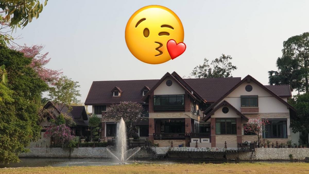 ขายบ้านสมุทรปราการ สำโรง : Selling very cheapWindmill Park Village, Bangna (next to Summit Windmill Golf Club)Selling a 2-storey detached house, Windmill Park Village, area 382 sq.w., usable area 1,300 sq.m.