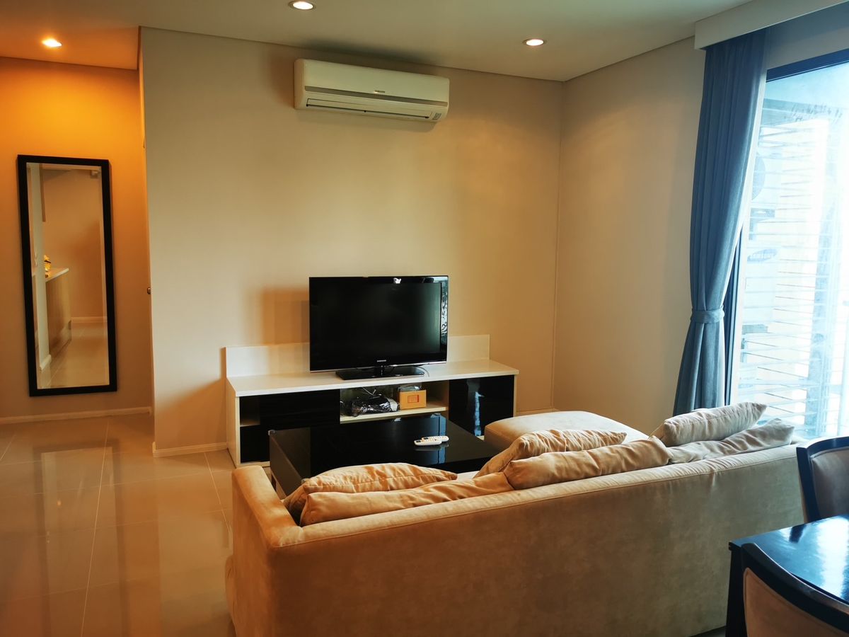 For RentCondoRama9, Petchburi, RCA : 📢 Amazing price, dont miss it! 📢 Villa Asoke 2 bedrooms | 2 bathrooms Rental price: only 45,000 baht/month (negotiable) Call: 086-746-8882 (K. Cooper)