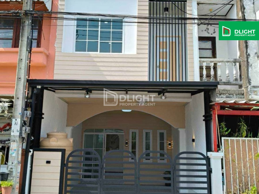 For SaleTownhouseMin Buri, Romklao : For sale: 2-storey townhouse, Warakul Village, Khlong Sam Wa, newly renovated! Modern style, beautifully built-in, 16 sq m, 2 bedrooms, 2 bathrooms, parking for 1 car, ready to move in, only 1.99 million baht.