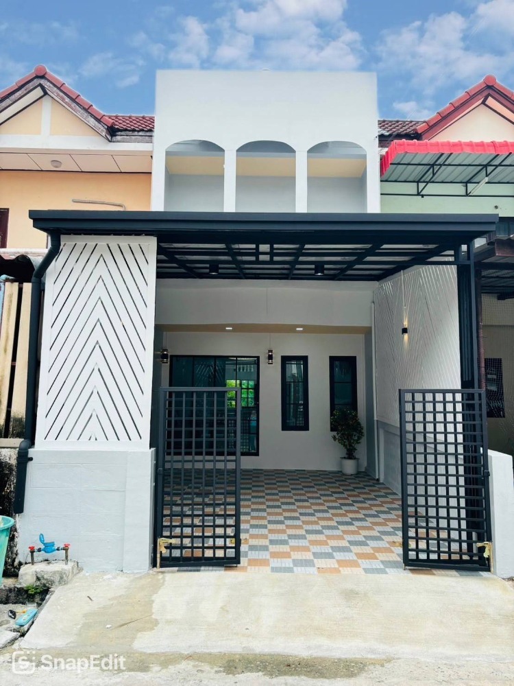 For SaleTownhouseMin Buri, Romklao : 2-storey townhouse, Kittichai Villa 2 Village, Khu Sai, Mit Maitri, Fashion Island, Promenade, Makro, Lotus, Big C, Nong Chok, near the expressway, connecting to many routes, Liap Wari Road, Pracharuamjai, near Mahanakorn University of Technology, airport