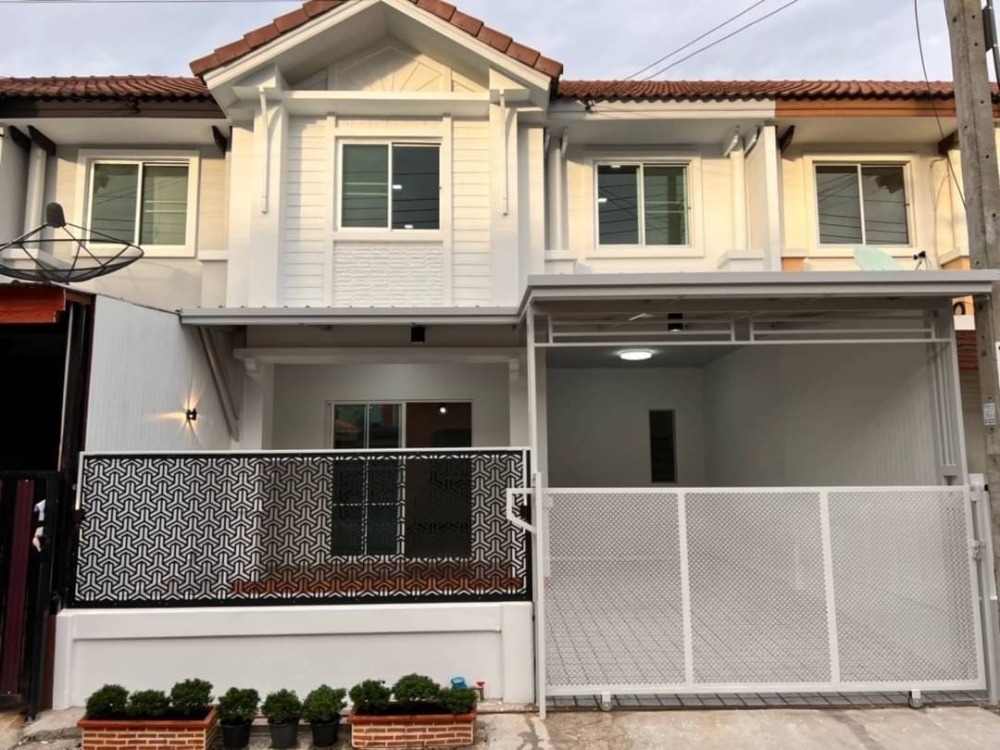 For SaleTownhouseBang kae, Phetkasem : For sale: 2-storey townhouse, Pruksa Ville Village 4, Petchkasem 69, Khlong Phasi Charoen Road, North side, Nong Khaem, near The Mall Bang Khae, Big C, Lotus, Victoria Garden, The Tree Bang Bon, Kasemrad-Bang Khae Hospital, Southeast Asia University, Sara