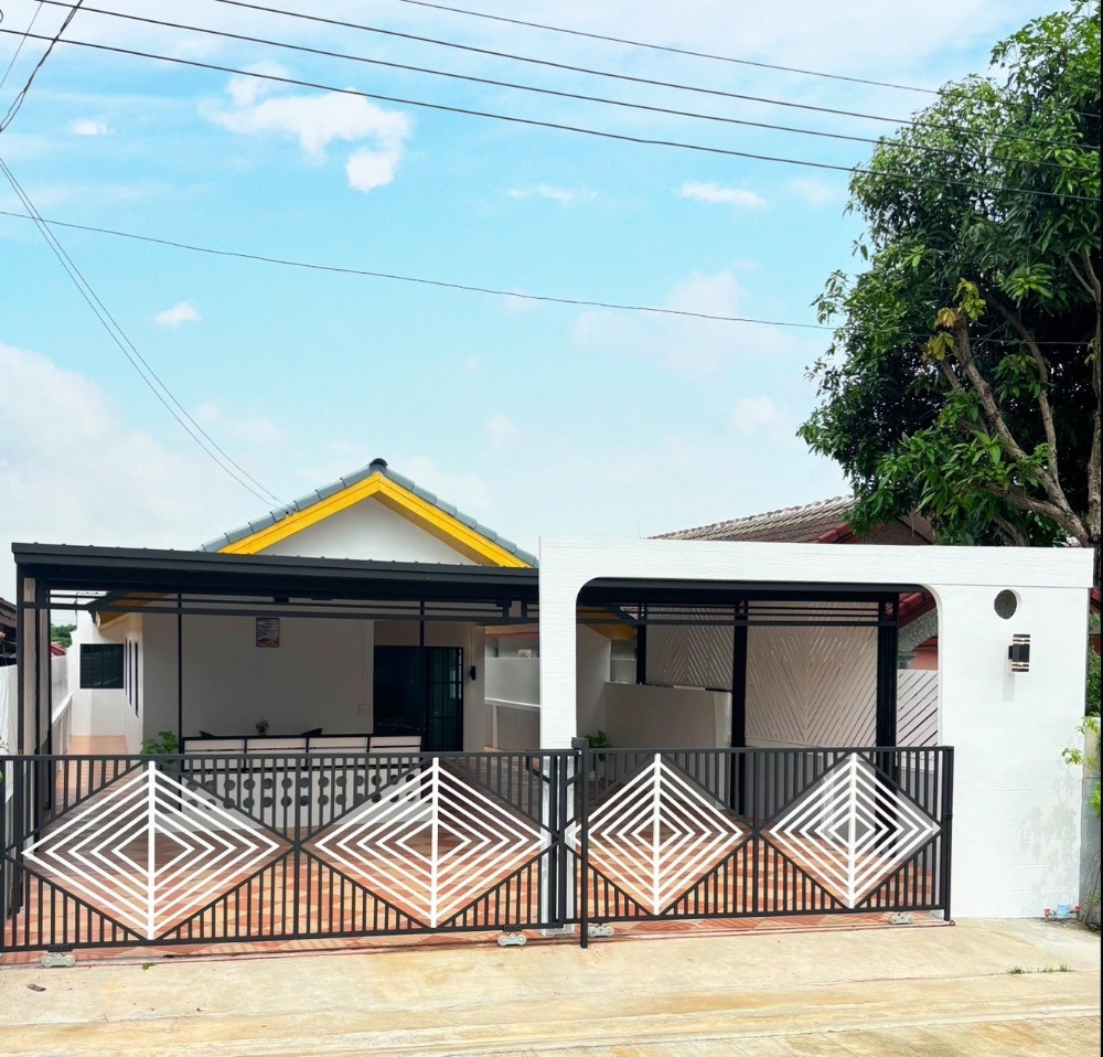 For SaleTownhouseMin Buri, Romklao : Single-storey detached house for sale, Sin Anan Village, Liap Wari 55, fully furnished, ready to move in, near Big C, Lotus, Makro, Mahanakorn University of Technology, Nopparat Rajathanee Hospital, Khumklao, school, Nong Chok Market, many connecting road