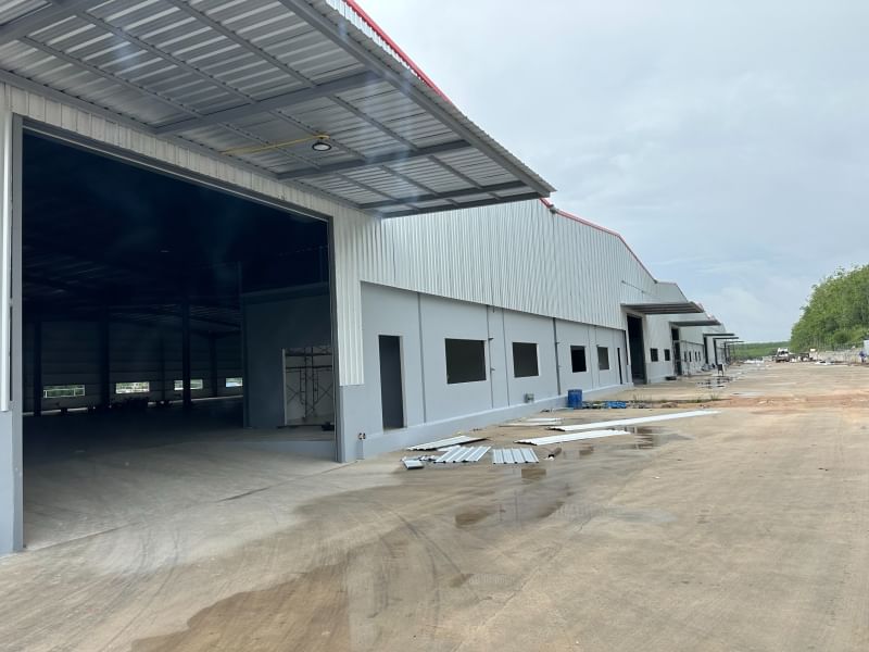 For RentWarehouseRayong : Warehouse for rent, located at WHA Industrial Estate, size 1600 3200 4800 sq m. #Nikhom Phatthana #Rayong