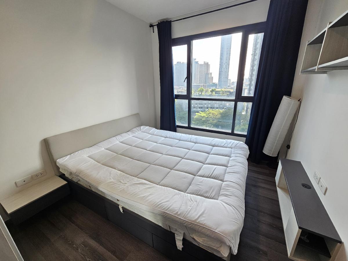 For RentCondoOnnut, Udomsuk : Beautiful room, pool view, for rent, 1 bedroom, 1 bathroom, The Base Park East Sukhumvit 77