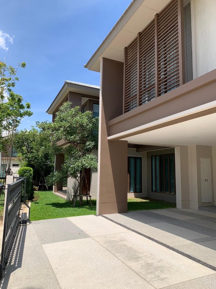 For RentHousePattanakan, Srinakarin : ● Spacious Area ● 2 storey Single house, 4 beds | 109.00 sq.w. 300.00 sq.m. | near International School Advent Ramkhamhaeng 6 mins, HomePro Ramkhamhaeng 8 mins, Ramkhamhaeng Hospital 8 mins