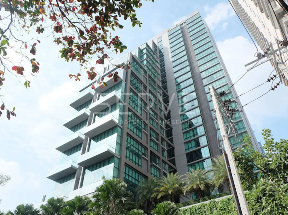 For RentCondoSukhumvit, Asoke, Thonglor : 1 Bed with Bathtub 51.35 sq.m. Nice Room & Good Location in Asoke Area MRT Phetchaburi 500 m. at The Room Sukhumvit 21 Condo / For Rent