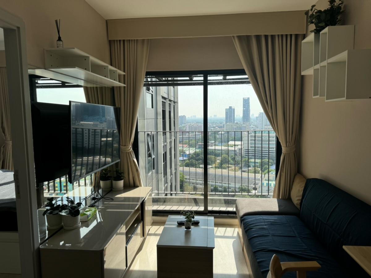 ให้เช่าคอนโดสาทร นราธิวาส : ❤️❤️ Project name: Knightsbridge Prime Sathorn close to BTS Chong Nosi)สนใจ line tel 0859114585 ❤️❤️- Condo with one bedroom Unit 2313, size 25m2 in 10th floor- Asking 17,000 baht per month, minimum 1 year contract- Fully furnished with all electronics eq