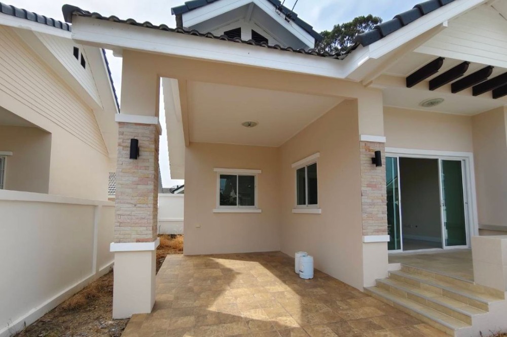 For SaleHousePattaya, Bangsaen, Chonburi : 3-4 bedrooms houses for sale in Sattahip