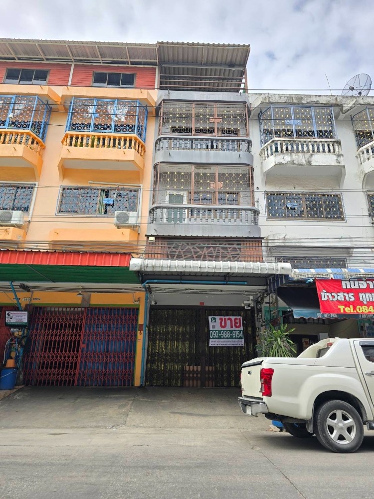 For SaleShophouseRama 2, Bang Khun Thian : For sale: 3.5-storey shophouse, 23 sq m., Sagaegam 35/3, main road, decorated, well extended, ready to move in.