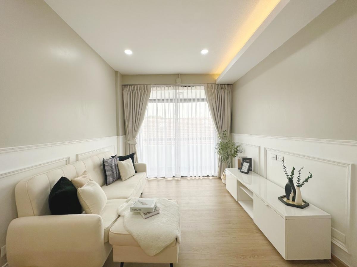 For SaleCondoPattanakan, Srinakarin : Condo next to the Yellow Line, spacious room, fully furnished