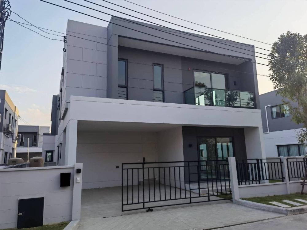 For RentHouseBangna, Bearing, Lasalle : Single house for rent, new house, large garden area, The Centro Bangna