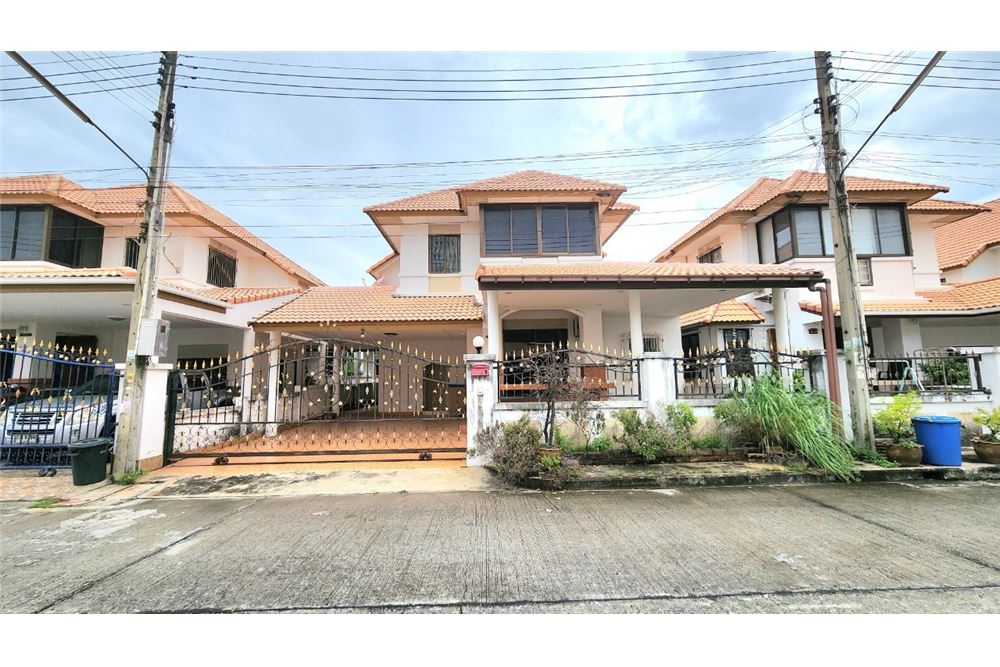 For SaleHousePattaya, Bangsaen, Chonburi : For sale: Two-storey detached house, The Village 3