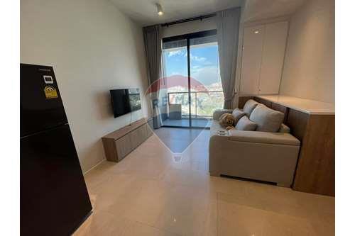 For RentCondoSathorn, Narathiwat : The Lofts Silom for rent