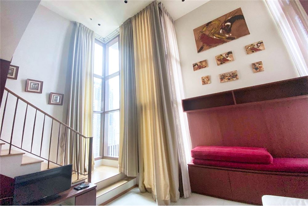 ให้เช่าคอนโดสุขุมวิท อโศก ทองหล่อ : Fro Rent : Duplex 1 Bedroom at The Emporio Plac - BTS Phrom Phong